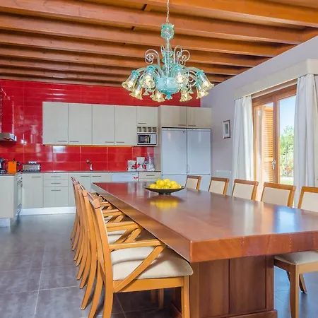 Villa Short De Conies 2