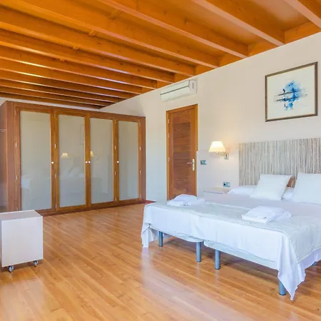 Short De Conies 2 Villa
